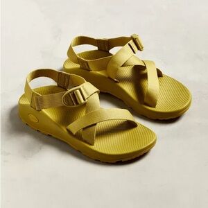 CHACO Z/1 Chromatic Mustard Yellow Sandal Women’s 6
